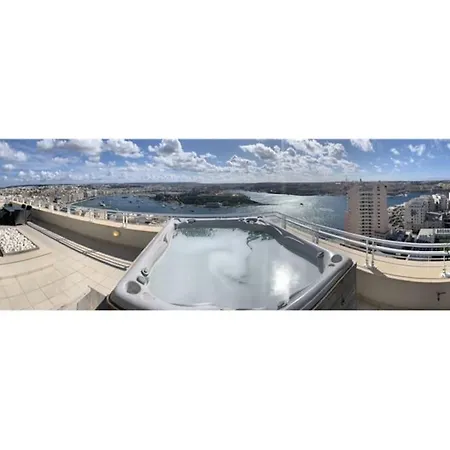 Apartament 3 Mil Penthouse Malta View - Jacuzzi With Gym & Pool By 360 Estates *
