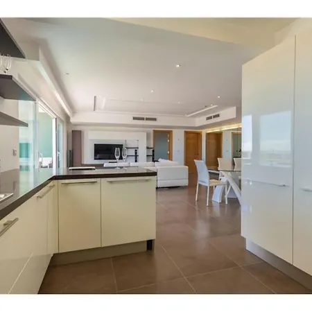 3 Mil Penthouse Malta View - Jacuzzi With Gym & Pool By 360 Estates Apartament Sliema