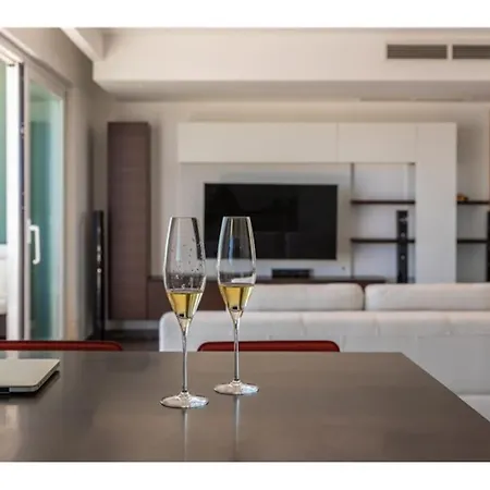 3 Mil Penthouse Malta View - Jacuzzi With Gym & Pool By 360 Estates Sliema