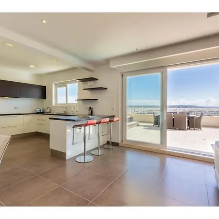 3 Mil Penthouse Malta View - Jacuzzi With Gym & Pool By 360 Estates Sliema