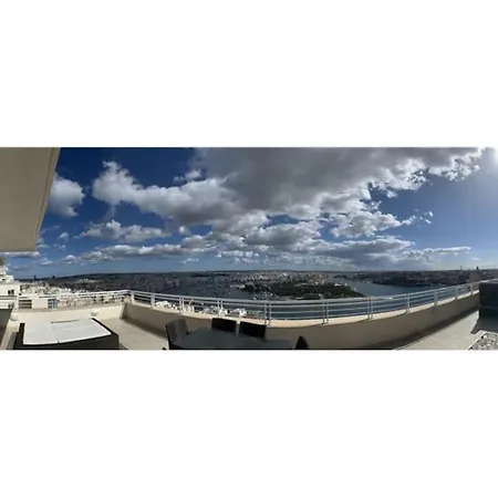 3 Mil Penthouse Malta View - Jacuzzi With Gym & Pool By 360 Estates