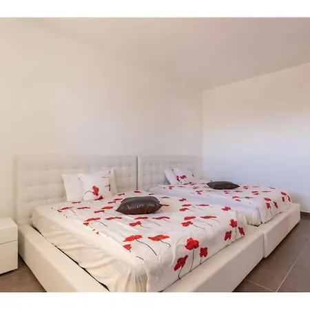 3 Mil Penthouse Malta View - Jacuzzi With Gym & Pool By 360 Estates Apartament