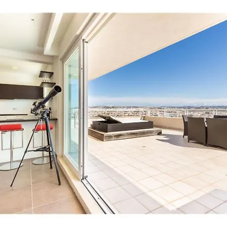 3 Mil Penthouse Malta View - Jacuzzi With Gym & Pool By 360 Estates