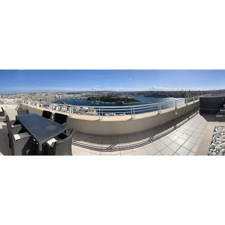 3 Mil Penthouse Malta View - Jacuzzi With Gym & Pool By 360 Estates *