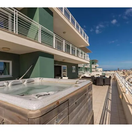 Apartment 3 Mil Penthouse Malta View - Jacuzzi With Gym & Pool By 360 Estates *