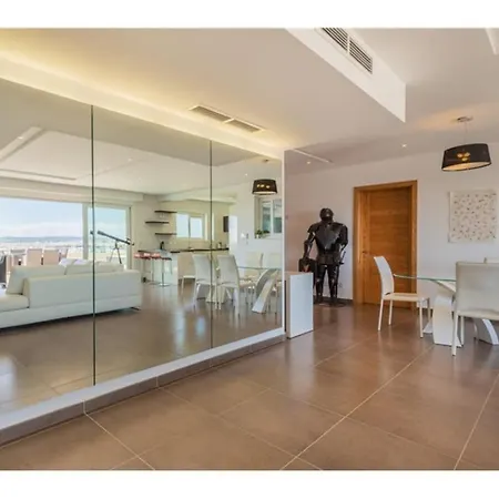 3 Mil Penthouse Malta View - Jacuzzi With Gym & Pool By 360 Estates * Sliema