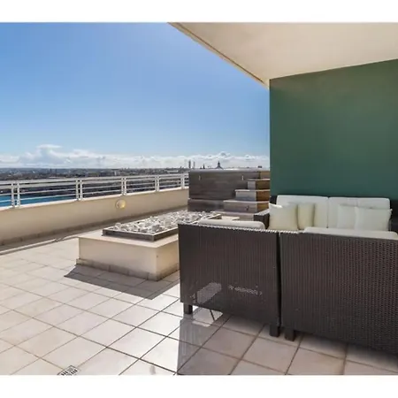 3 Mil Penthouse Malta View - Jacuzzi With Gym & Pool By 360 Estates * Sliema