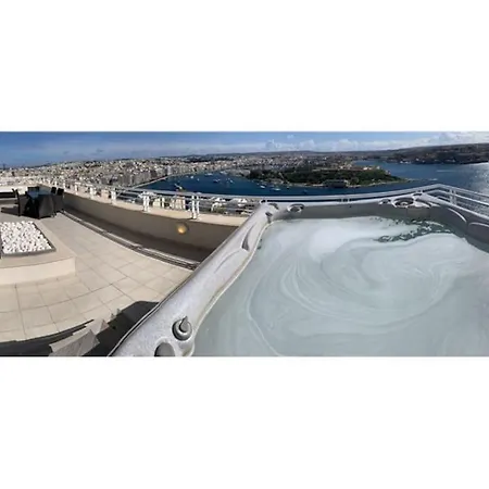 3 Mil Penthouse Malta View - Jacuzzi With Gym & Pool By 360 Estates Apartment