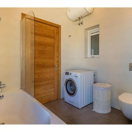 3 Mil Penthouse Malta View - Jacuzzi With Gym & Pool By 360 Estates Apartment